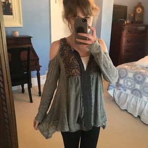 Cold shoulder top